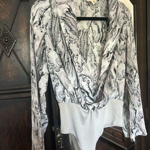 Elegant Marble Print Women's Top